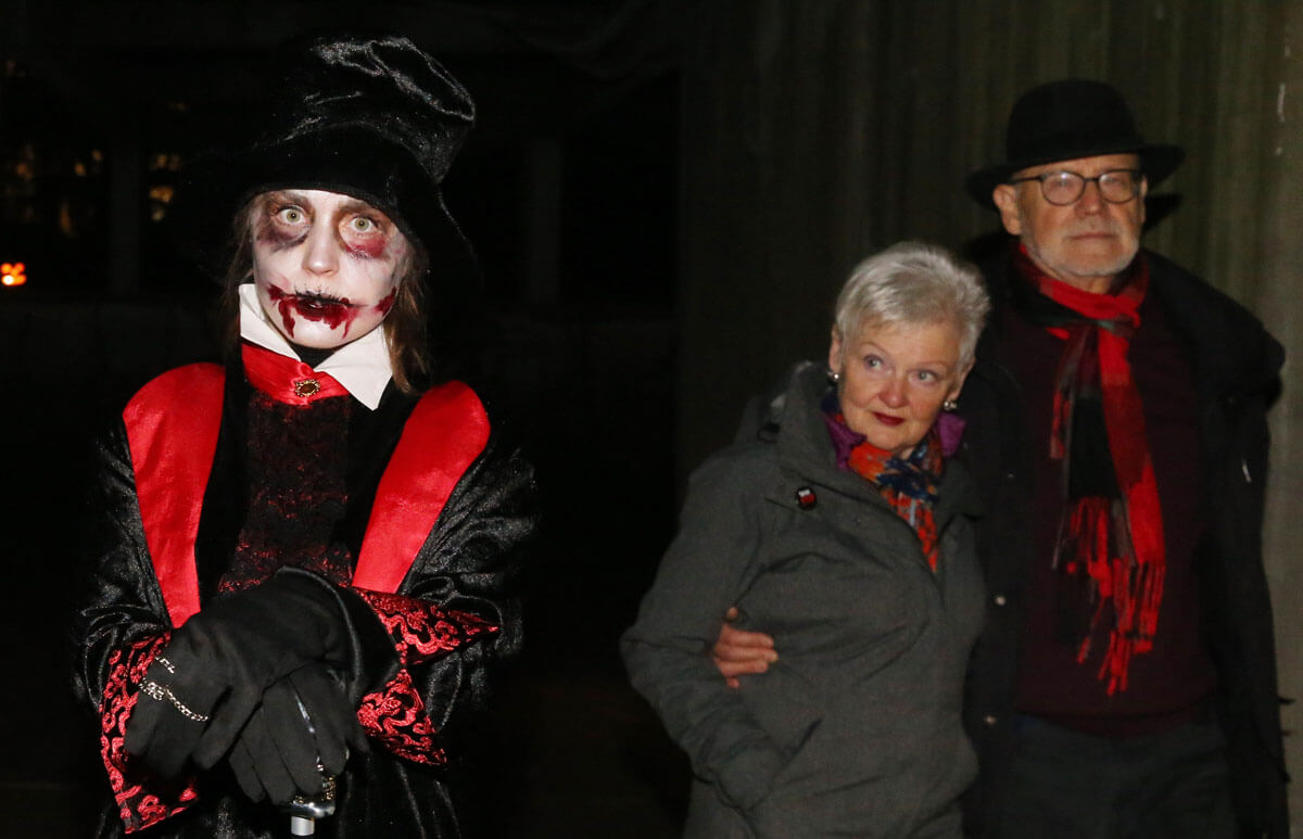 30.10.2016 Halloween im Bergzoo Halle, die größte Halloween-Party in Mitteldeutschland, mit fast 7000 Besucher der Tagesbesucherrekord in der Geschichte des Zoos (c) Steffen Schellhorn.